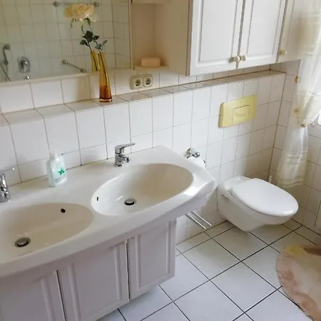 Lejlighed Gepflegte In Zweifamilienhaus